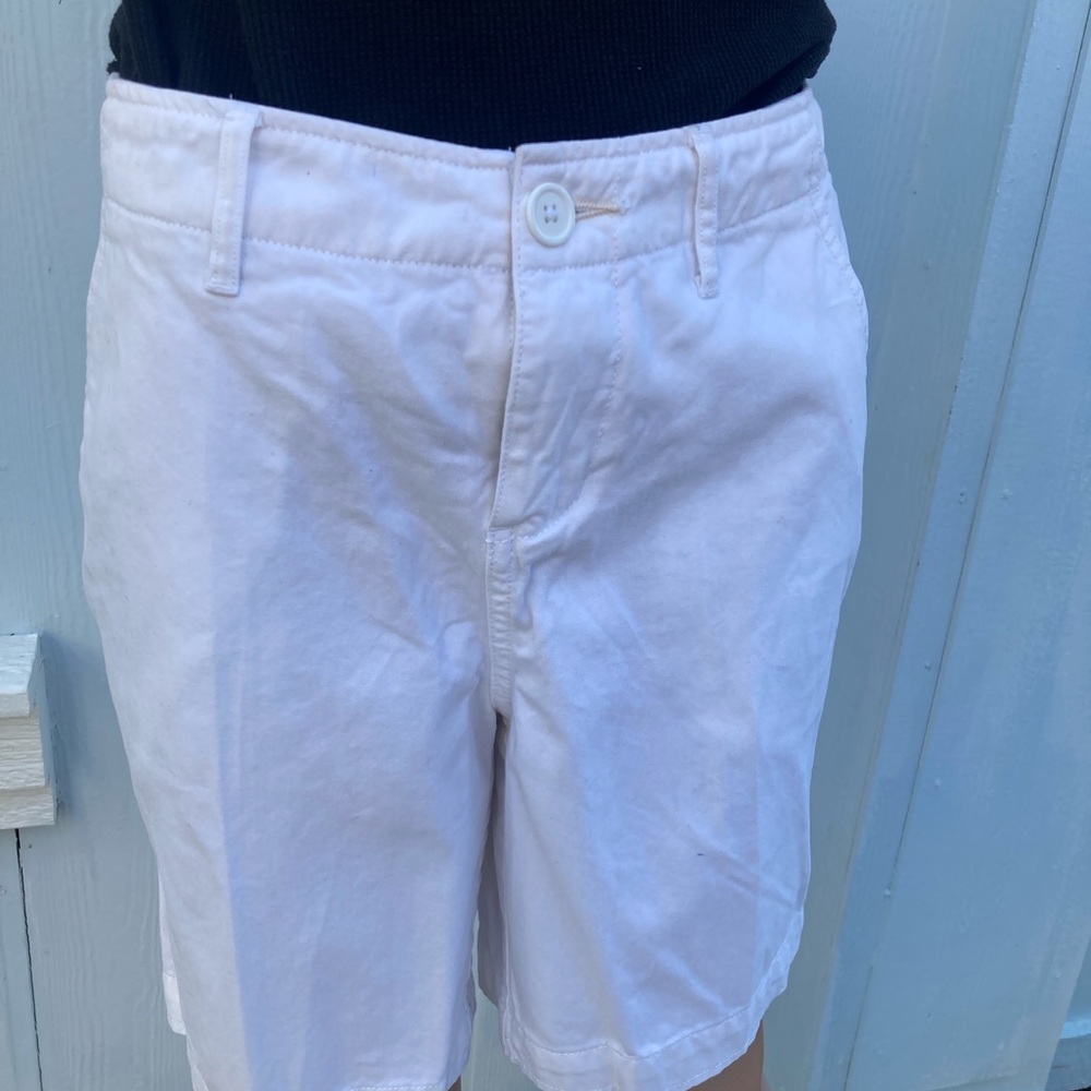 VENUS Women's Classic White Bermudas